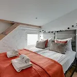 Lion Apartments - Modern Apartment With Perfect Location