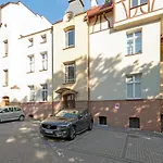 Lion Apartments - Modern Apartment With Perfect Location