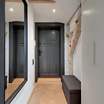 Lion Apartments - Modern Apartment With Perfect Location