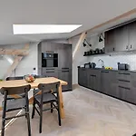 Lion Apartments - Modern Apartment With Perfect Location