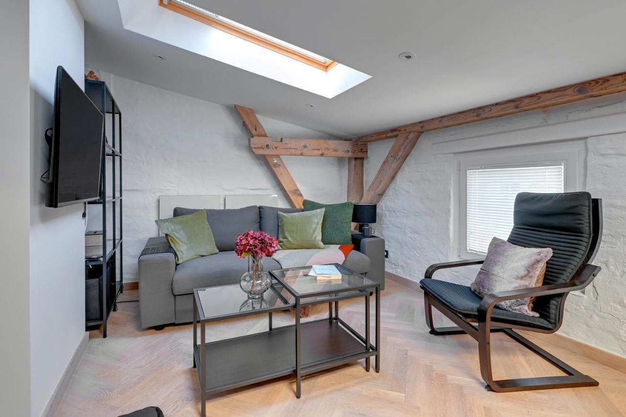 Lion - Modern With Perfect Location *