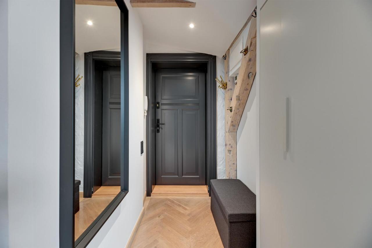 Lion - Modern With Perfect Location Apartment